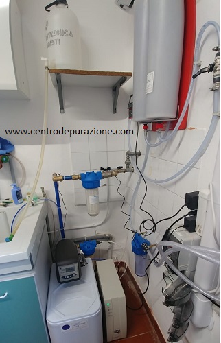 acqua demineralizzata per laboratori